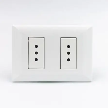 Professionale Tomacorriente Doble 3 En Linea Sinthesi S22 Placa Blanca Y Dados Blancos