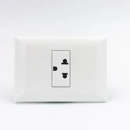 Tomacorriente Simple Universal Con Tierra Sinthesi S22 Placa Blanca Y Dado Blanco Offerta Speciale