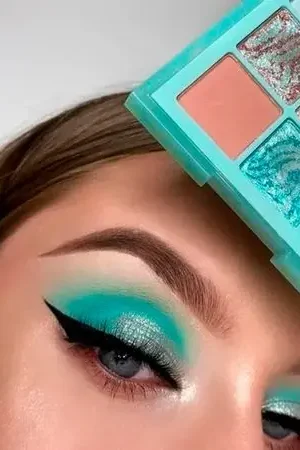 Compra Online Set de 10 brochas + Paleta de Sombras Pastel 03