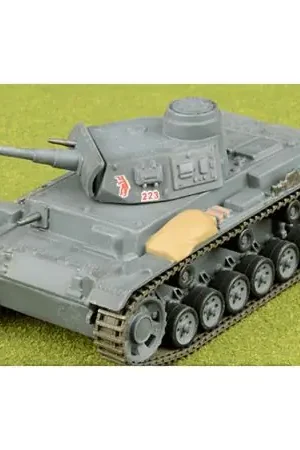 Offerta Speciale FIGURA PANZERKAMPF DAIMLER-BENZ SD.KFZ.141 PANZER III G GERMAN ARMY 4.PZDIV, 1941 1/72