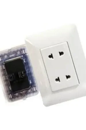 Tomacorriente Doble Universal 2 Polos BM1204TR Opalux Occasione Imperdibile